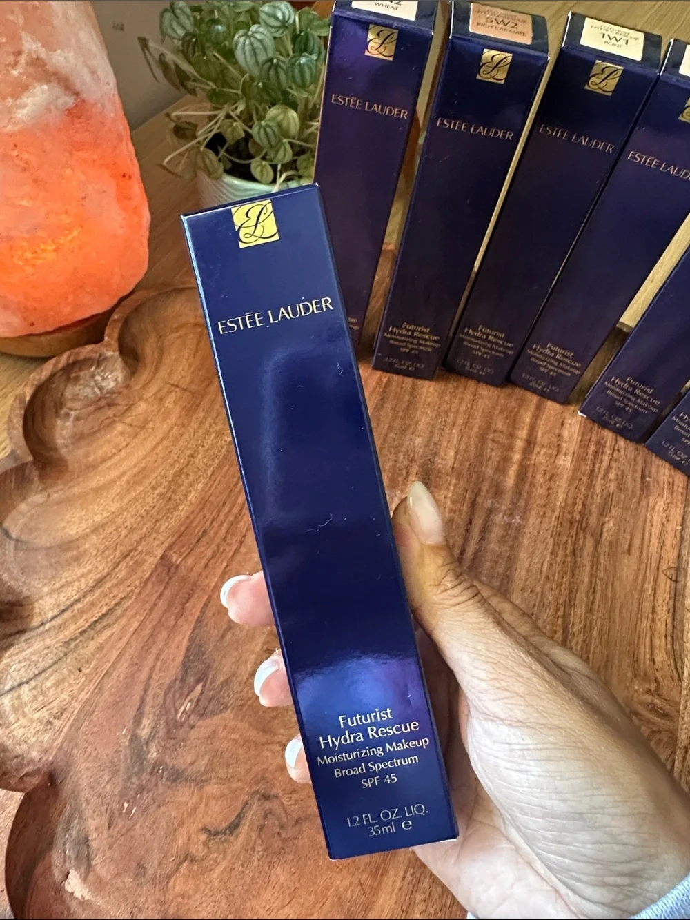 Estee Lauder Futurist Hydra Rescue Makeup 3W2 CASHEW